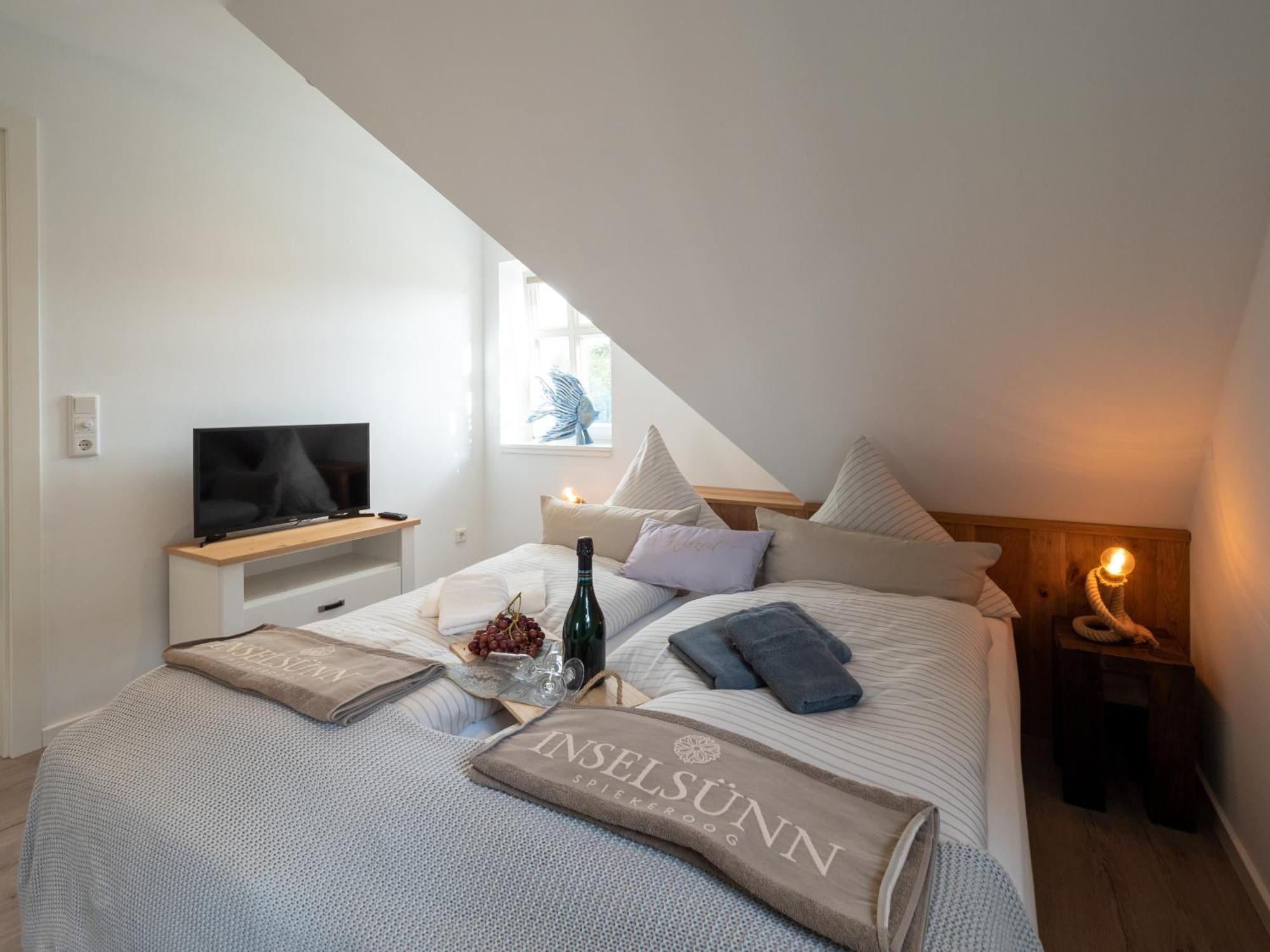 Inselsuenn Hotel Und Apartments Шпикерог Екстериор снимка